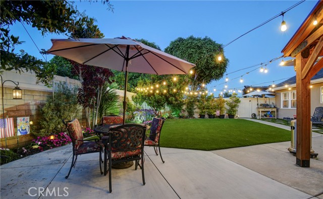 5101 Caspian Circle, Huntington Beach CA: https://media.crmls.org/medias/d1c2222d-eb0b-42a5-8bdc-56502a0b6df7.jpg