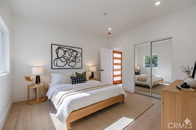 Detail Gallery Image 4 of 75 For 5209 W 20th, Los Angeles,  CA 90016 - – Beds | – Baths