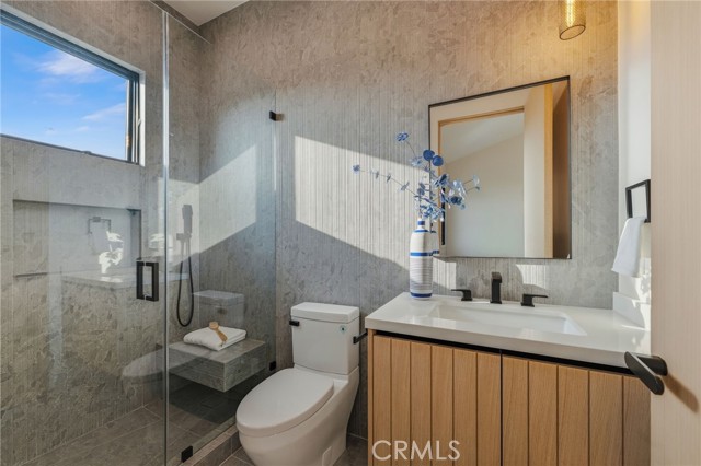 Detail Gallery Image 23 of 36 For 16252 Addison St, Encino,  CA 91436 - 7 Beds | 7/1 Baths