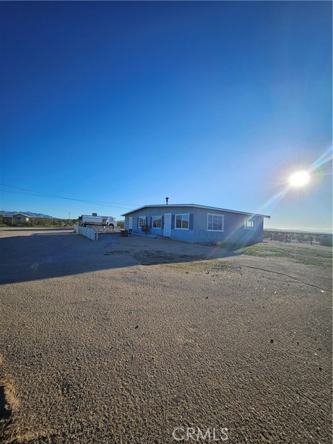 2352 S Jacks Ranch Drive, Ridgecrest CA: https://media.crmls.org/medias/d1c35b03-3157-44fd-8da4-1ae83486cd61.jpg