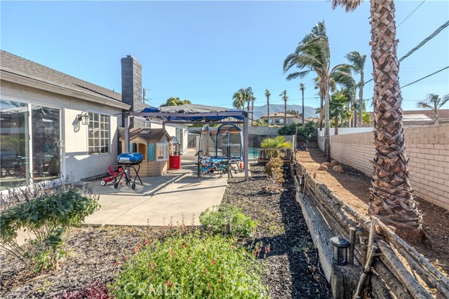 Detail Gallery Image 31 of 35 For 750 Saint Andrews Ct, Corona,  CA 92882 - 4 Beds | 2 Baths
