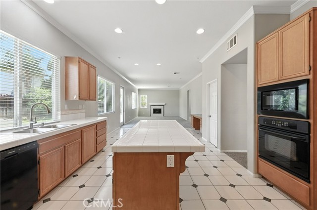 11144 Arizona Avenue, Riverside CA: https://media.crmls.org/medias/d1c51e89-a912-45a8-8820-29c68c6d8d77.jpg