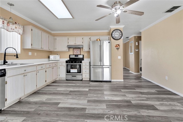 Detail Gallery Image 10 of 38 For 17850 Avery, Adelanto,  CA 92301 - 3 Beds | 1 Baths