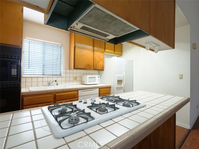 Detail Gallery Image 9 of 20 For 3819 W 190th St, Torrance,  CA 90504 - 3 Beds | 2 Baths