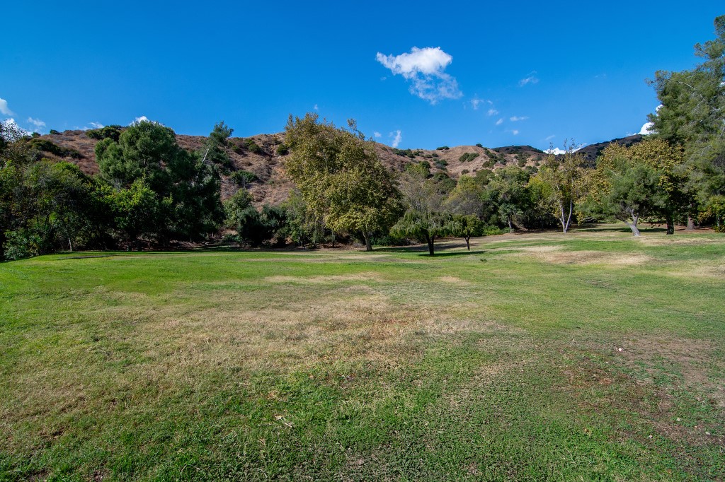 Detail Gallery Image 37 of 38 For 7951 via Latina, Burbank,  CA 91504 - 2 Beds | 2/1 Baths