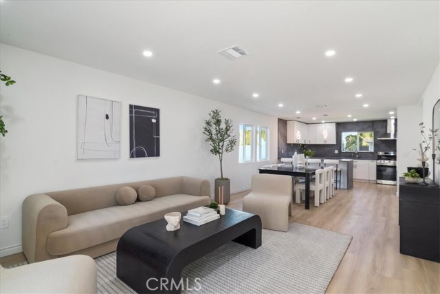 15918 Harvest Street, Granada Hills CA: https://media.crmls.org/medias/d1c7dcf9-3d21-449e-9ebd-0189916e6043.jpg
