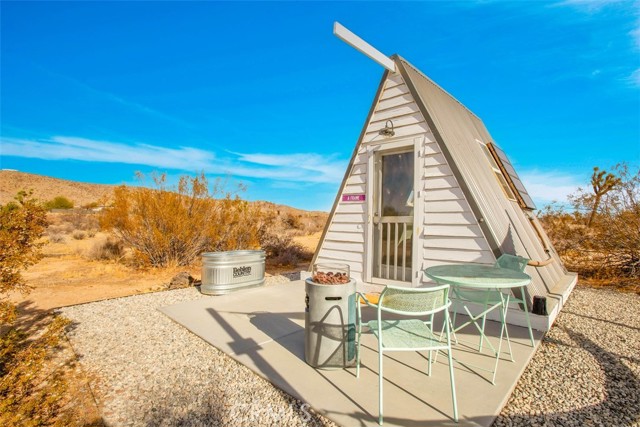59427 La Crescenta Drive, Yucca Valley CA: https://media.crmls.org/medias/d1c7fc38-7abc-4c5b-b29f-cec78ce47c68.jpg