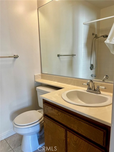 Detail Gallery Image 17 of 40 For 19451 Sherman Way #501,  Reseda,  CA 91335 - 3 Beds | 2/1 Baths