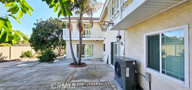 9715 Raven Circle, Fountain Valley CA: https://media.crmls.org/medias/d1c8e09a-fa74-4d23-8202-16abc4180e87.jpg