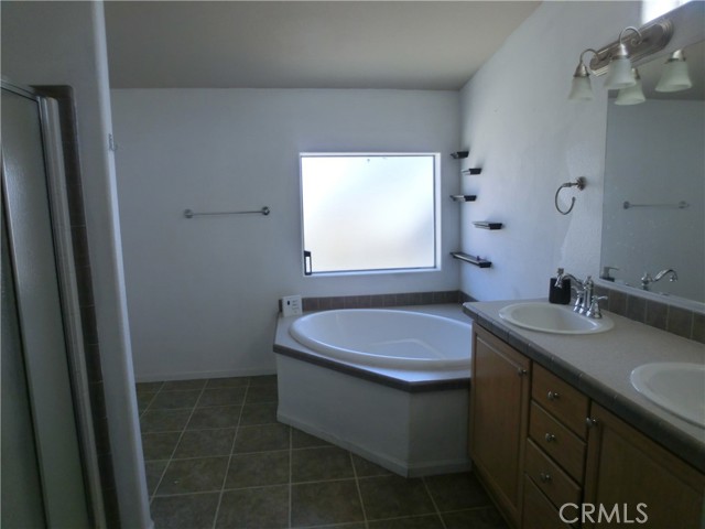 20843 Waalew Road, Apple Valley CA: https://media.crmls.org/medias/d1c9357d-235d-431d-843d-a599d9235a74.jpg