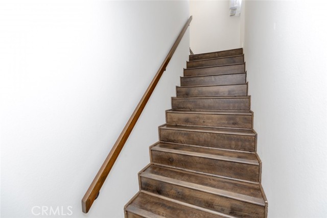 Detail Gallery Image 22 of 40 For 10504 Sunland Bld #5,  Sunland,  CA 91040 - 2 Beds | 1/1 Baths