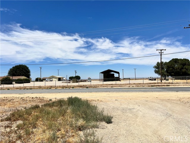 125 STE VIC AVE, Lancaster CA: https://media.crmls.org/medias/d1c9736e-f610-47ed-8593-7bdf684d2a46.jpg