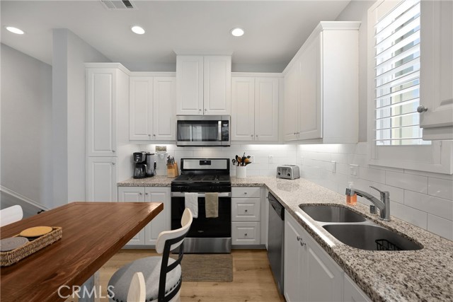 3645 E Delight Paseo, Ontario CA: https://media.crmls.org/medias/d1c9a0f4-9bac-4946-a191-08a67947daf1.jpg