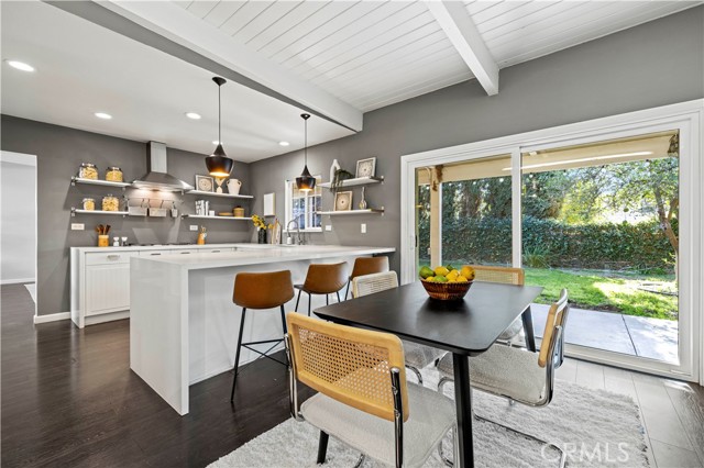 Detail Gallery Image 21 of 55 For 21206 Merridy St, Chatsworth,  CA 91311 - 4 Beds | 3 Baths