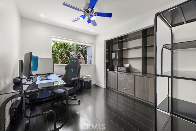 9461 Pier Drive, Huntington Beach CA: https://media.crmls.org/medias/d1ca7c74-abdd-4036-a2ec-bbd6e930d067.jpg