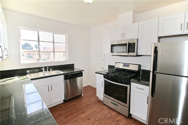 1270 wilcox Avenue, Hollywood CA: https://media.crmls.org/medias/d1caa31b-a4b7-4329-bba3-406c5bc08417.jpg