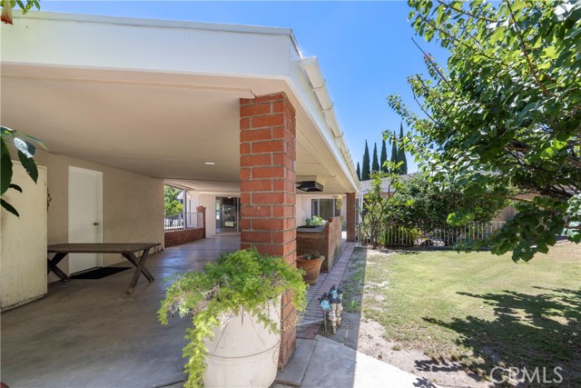 5347 E Bergh Drive, Anaheim Hills CA: https://media.crmls.org/medias/d1cc28a6-14c5-4731-a7ce-915d332fa775.jpg