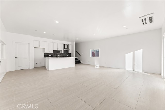 14592 Lyle Street, Sylmar CA: https://media.crmls.org/medias/d1cdbdb0-c45b-45f7-aee7-13ad7db888d7.jpg
