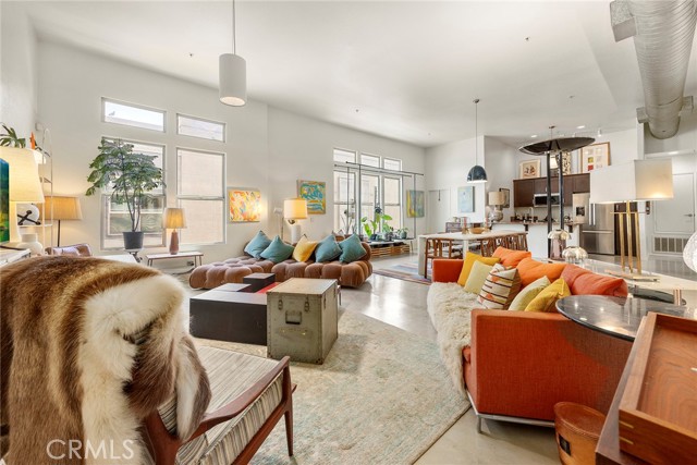 253 N Bush Street, Santa Ana CA: https://media.crmls.org/medias/d1ce2150-9cb3-4004-826a-a59b31ab44b9.jpg