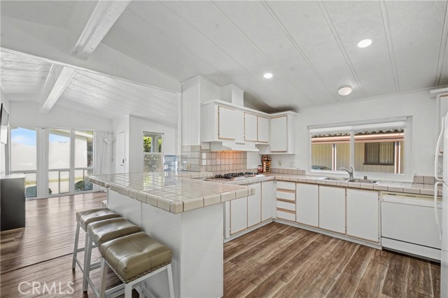 Detail Gallery Image 9 of 22 For 15831 Olden St #37,  Sylmar,  CA 91342 - 4 Beds | 2 Baths