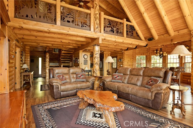 27492 Cedarwood Court, Lake Arrowhead CA: https://media.crmls.org/medias/d1cec8d7-7538-4022-93e9-fac8f147cc4b.jpg