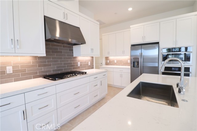 Detail Gallery Image 8 of 29 For 647 Gadwall, Irvine,  CA 92618 - 5 Beds | 4 Baths