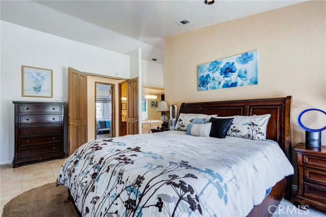20003 Waco Road, Apple Valley CA: https://media.crmls.org/medias/d1cfb14f-d47a-4e2c-8016-466089faf475.jpg