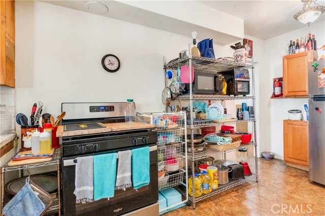 Detail Gallery Image 11 of 21 For 3010 Stockbridge Ave, Los Angeles,  CA 90032 - 2 Beds | 1 Baths