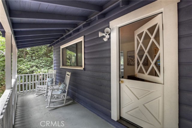 Detail Gallery Image 3 of 32 For 23677 Hillside Dr, Crestline,  CA 92325 - 1 Beds | 1 Baths