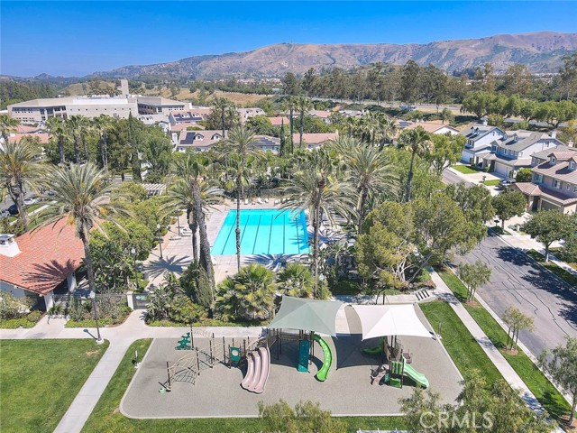 Detail Gallery Image 37 of 39 For 32 Hillsdale, Irvine,  CA 92602 - 4 Beds | 2/1 Baths