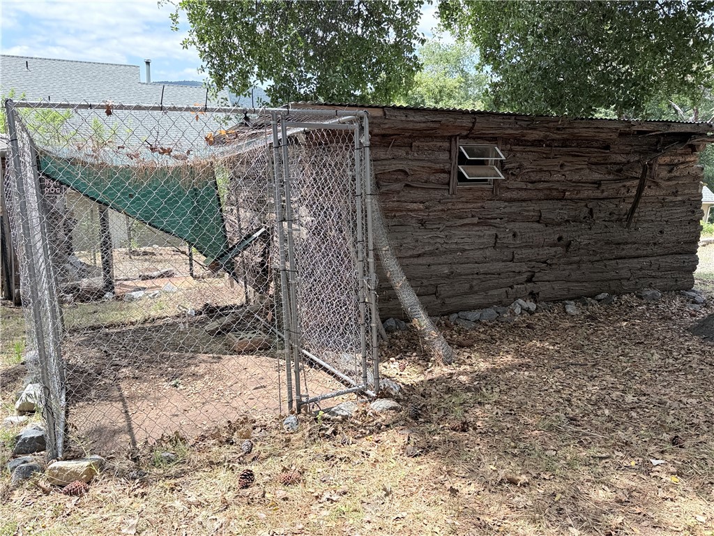 https://media.crmls.org/medias/d1d063ef-727b-45b8-ab3e-f5231c9a7a6c.jpg?preset=X-Large