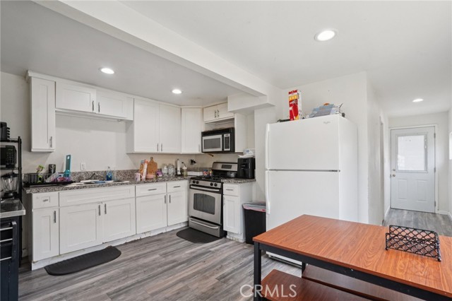 139 N Palm Avenue, Rialto CA: https://media.crmls.org/medias/d1d07840-c835-4c4c-b824-8fdb459c18ce.jpg