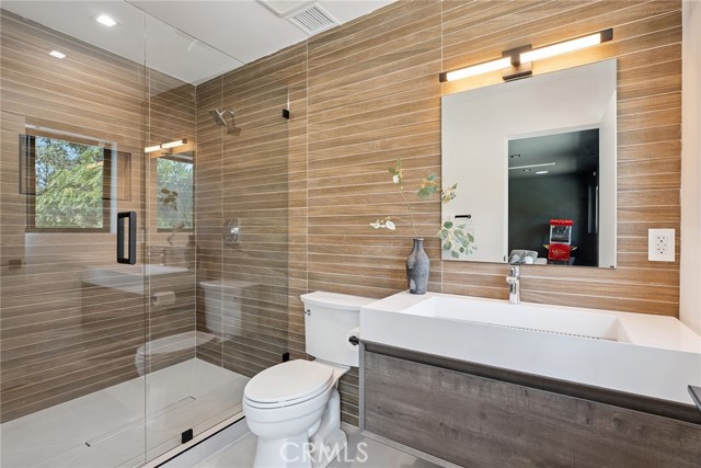 Detail Gallery Image 28 of 65 For 22268 Avenue San Luis, Woodland Hills,  CA 91364 - 5 Beds | 5/1 Baths