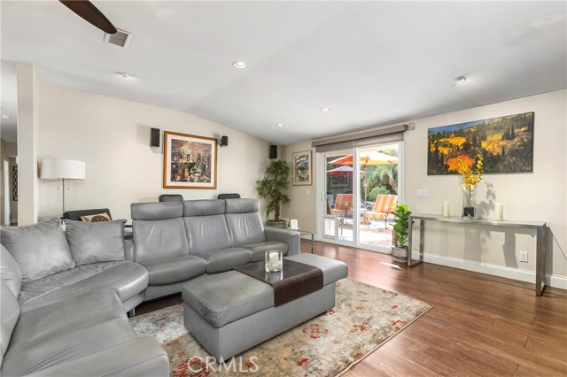 Detail Gallery Image 9 of 33 For 3165 Bermuda Dr, Costa Mesa,  CA 92626 - 3 Beds | 2 Baths