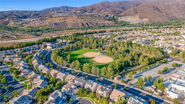 25019 Coral Canyon Road, Corona CA: https://media.crmls.org/medias/d1d23b0d-4247-4722-b149-d3ec50cd1f97.jpg