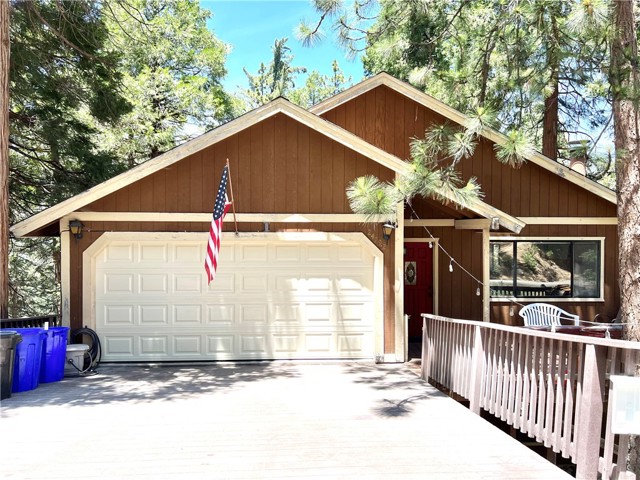 24792 Bernard Drive, Crestline CA: https://media.crmls.org/medias/d1d31927-1278-48fa-b202-ad98d3ee6c7a.jpg