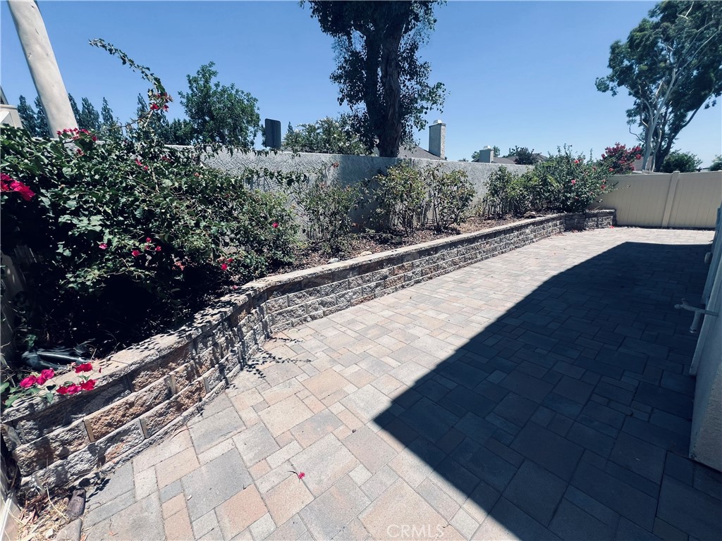 https://media.crmls.org/medias/d1d3910a-e15f-42e8-a509-01b6a6827def.jpg?preset=X-Large