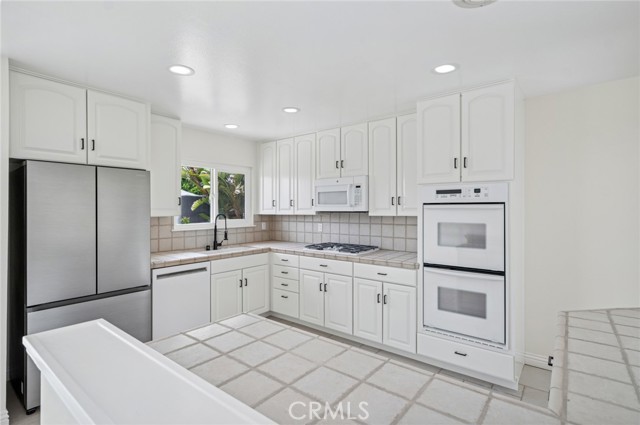 33182 Blue Fin Drive, Dana Point CA: https://media.crmls.org/medias/d1d3d7fd-7555-43ba-a48c-f3c3d57f9e6b.jpg