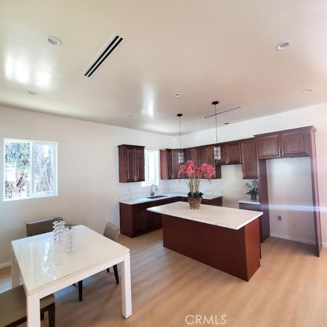 Detail Gallery Image 11 of 35 For 3765 Globe Ave, Los Angeles,  CA 90066 - – Beds | – Baths