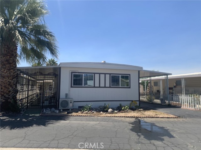 332 N Lyon Avenue, Hemet CA: https://media.crmls.org/medias/d1d41369-abe7-47e5-82c2-604c39b024a9.jpg