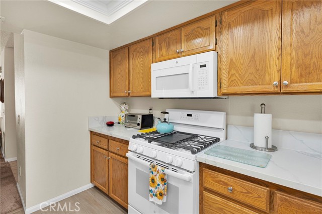 Detail Gallery Image 12 of 44 For 11556 Winifred Dr, Apple Valley,  CA 92308 - 2 Beds | 2 Baths