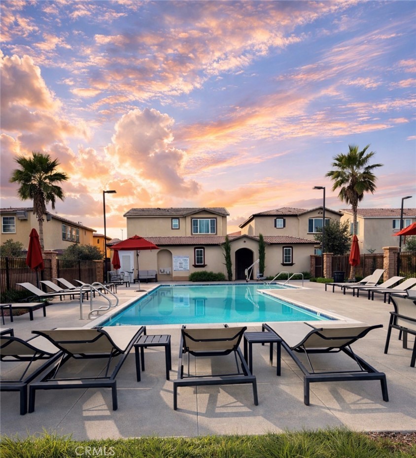 683 E Joseph Privado