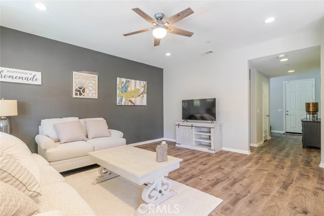 Detail Gallery Image 7 of 43 For 37436 Umbrella, Palmdale,  CA 93551 - 4 Beds | 3 Baths