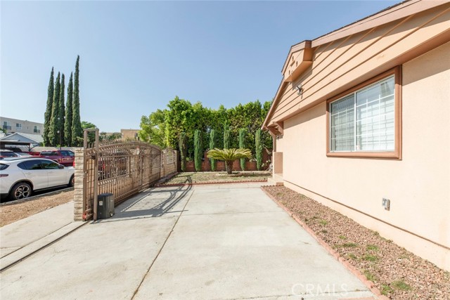 Detail Gallery Image 4 of 57 For 7106 Teesdale Ave, North Hollywood,  CA 91605 - 3 Beds | 2 Baths