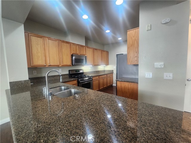 Detail Gallery Image 5 of 16 For 7161 East Ave #80,  Rancho Cucamonga,  CA 91739 - 3 Beds | 2/1 Baths