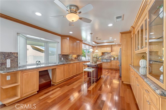 Detail Gallery Image 17 of 63 For 19201 Sherborne Ln, Huntington Beach,  CA 92646 - 4 Beds | 2/1 Baths