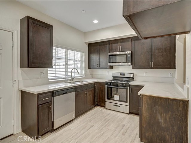 Detail Gallery Image 7 of 14 For 23780 Hemlock Ave, Moreno Valley,  CA 92557 - 2 Beds | 2 Baths