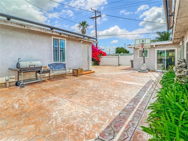 1401 W 165th Street, Compton CA: https://media.crmls.org/medias/d1dac0b3-d64a-4555-9a9f-53294445bada.jpg
