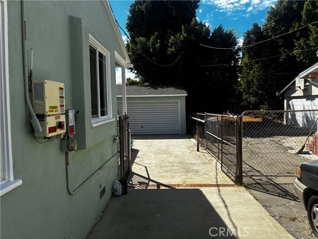 Image 3 of 22 For 17222 Kingsbury Street