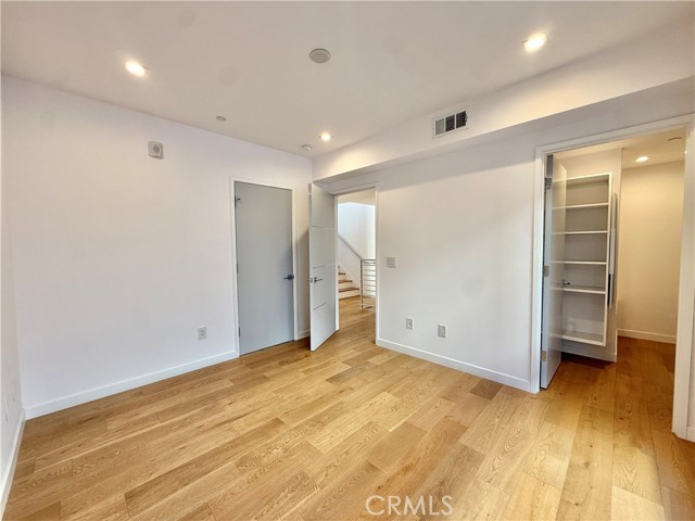 Detail Gallery Image 21 of 37 For 1035 Figueroa Ter #4,  Los Angeles,  CA 90012 - 3 Beds | 2/1 Baths